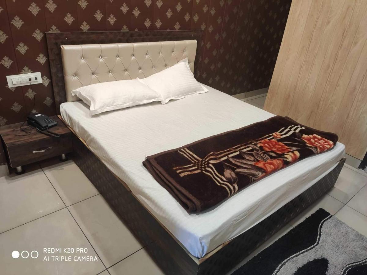 Hotel 7 Deep Ludhiana Exterior photo